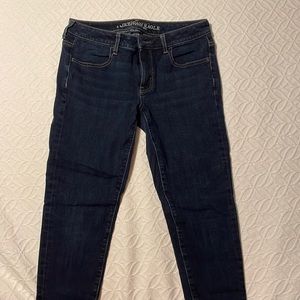American Eagle dark wash low rise skinny jeans size 6